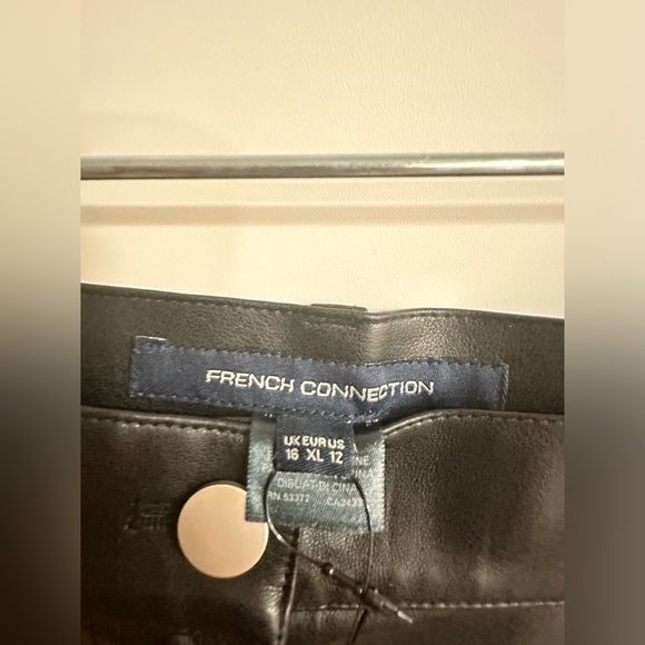 FRENCH CONNECTION ETTA - FAUX LEATHER STRAIGHT PANTS - Picture 5 of 6